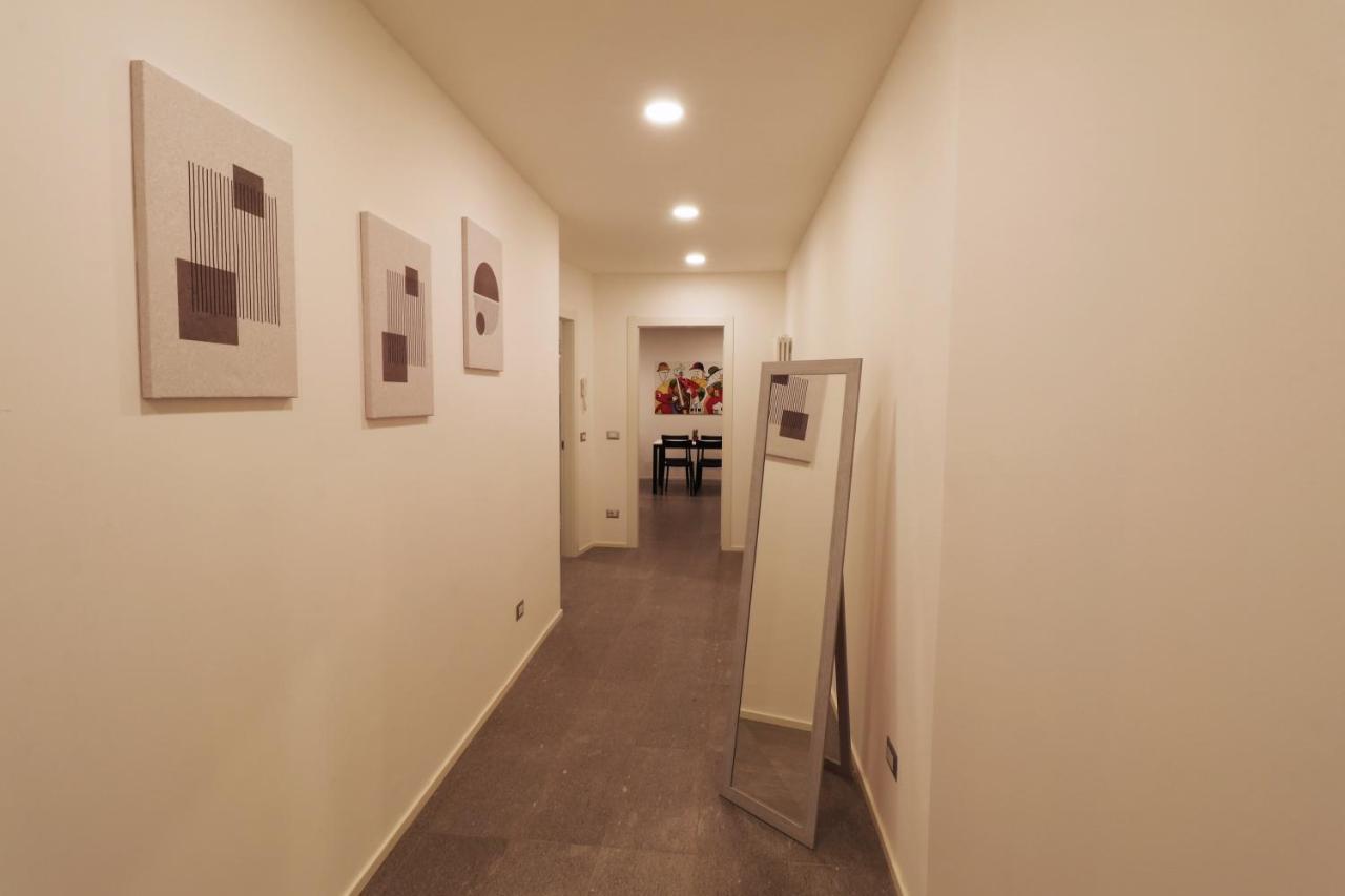 Hosting Studio - 2 Sondrio Luaran gambar